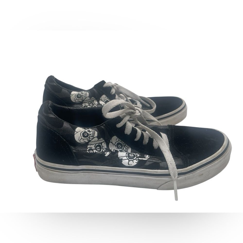 Boys Black Skeleton Low Top Vans Size 3